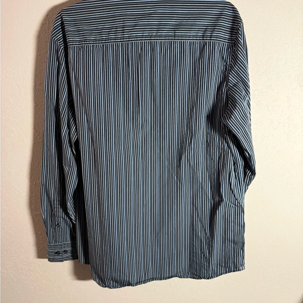 Men’s L Blue Striped Calvin Klein Casual Business Casual Closet Staple Shirt